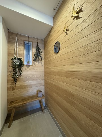 KAMAKURA WOOD LIVING — 材木座の上質リノベの玄関
