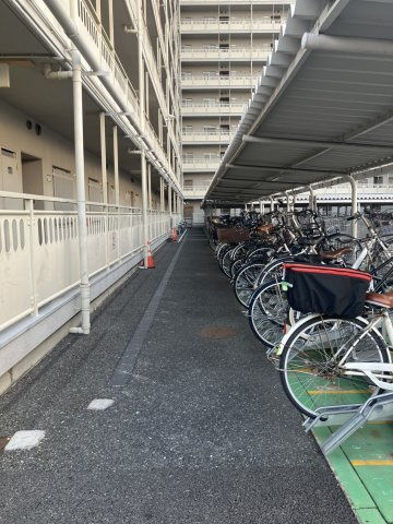 ルネ旭公園の駐輪場