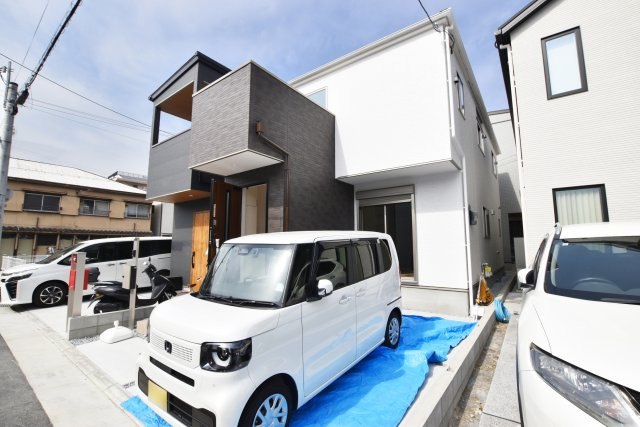 テラシエ立花3丁目新築一戸建ての外観|完成済みですのでいつでも見学して頂けます。見学をご希望の方はお気軽にお問い合わせ下さい。