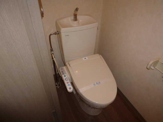 カーサＹのトイレ|温水洗浄便座