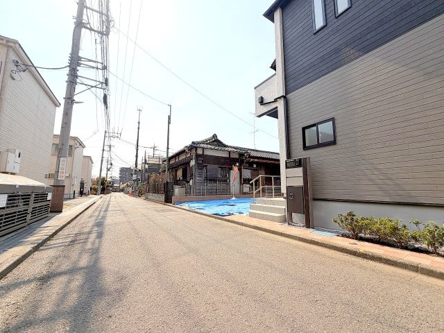 昭島市緑町3丁目全2棟　新築分譲の前面道路含む現地写真