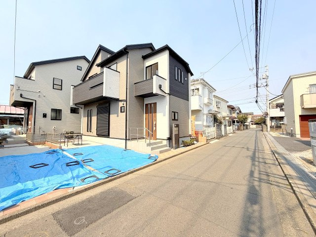 昭島市緑町3丁目全2棟　新築分譲の前面道路含む現地写真