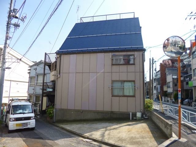 藤コーポの外観|角地の物件なので風通しがいいんです！