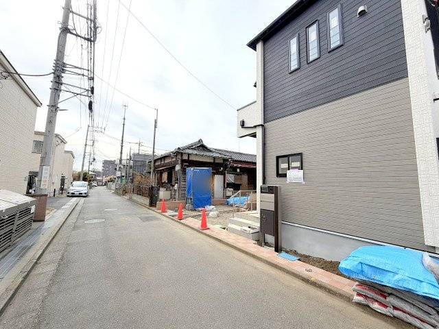 昭島市緑町3丁目全2棟　新築分譲の前面道路含む現地写真
