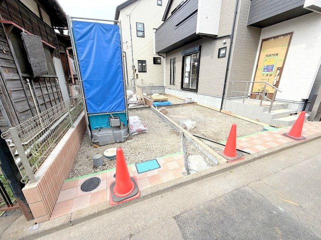 昭島市緑町3丁目全2棟　新築分譲の駐車場