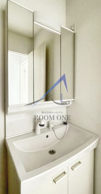 ＭＯＫ－ＴＥＲＲＡＣＥ大泉学園の洗面所|独立洗面台です。