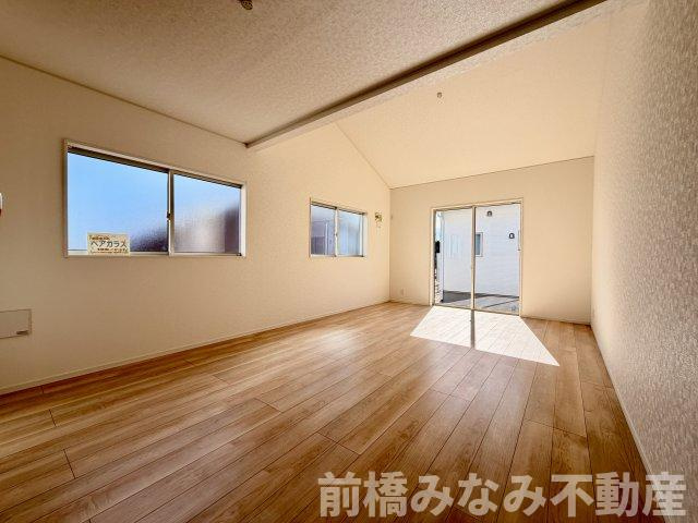 高崎市箕郷町白川第2　２号棟(全６棟)　クレイドルガーデン　新築建売分譲の居間・リビング|ゆったり過ごせるリビングです