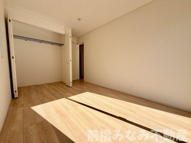 高崎市箕郷町白川第2　２号棟(全６棟)　クレイドルガーデン　新築建売分譲の洋室|明るい洋室です