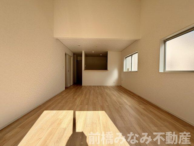 高崎市箕郷町白川第2　２号棟(全６棟)　クレイドルガーデン　新築建売分譲の居間・リビング|居間です