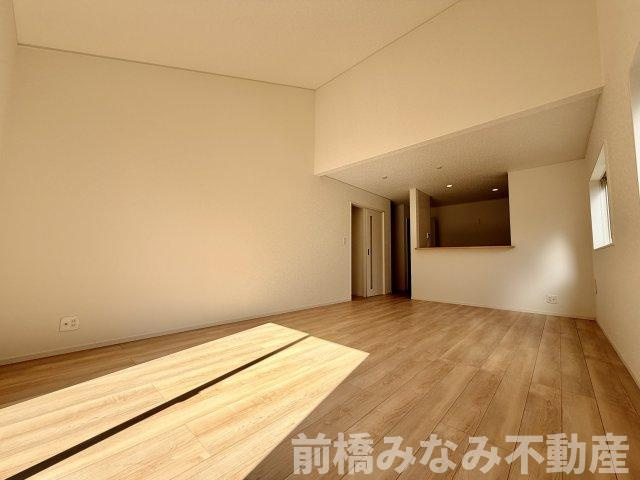 高崎市箕郷町白川第2　２号棟(全６棟)　クレイドルガーデン　新築建売分譲の居間・リビング|こちらの居間で趣味の時間をお楽しみください