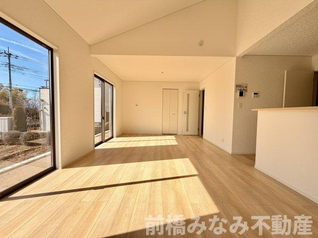 【新築平屋】高崎市箕郷町白川第2　１号棟(全６棟)　クレイドルガーデン　新築建売分譲の居間・リビング|おしゃれな居間です