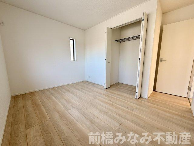【新築平屋】高崎市箕郷町白川第2　１号棟(全６棟)　クレイドルガーデン　新築建売分譲の洋室|落ち着いた色調の洋室です