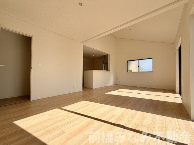 【新築平屋】高崎市箕郷町白川第2　１号棟(全６棟)　クレイドルガーデン　新築建売分譲の居間・リビング|使いやすいリビングです