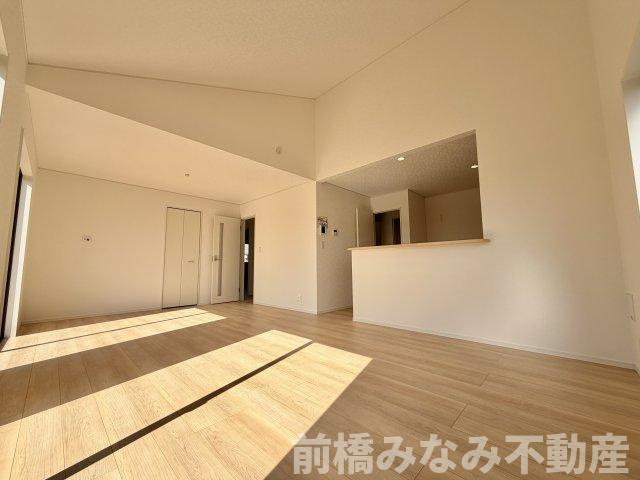 【新築平屋】高崎市箕郷町白川第2　１号棟(全６棟)　クレイドルガーデン　新築建売分譲の居間・リビング|居間です