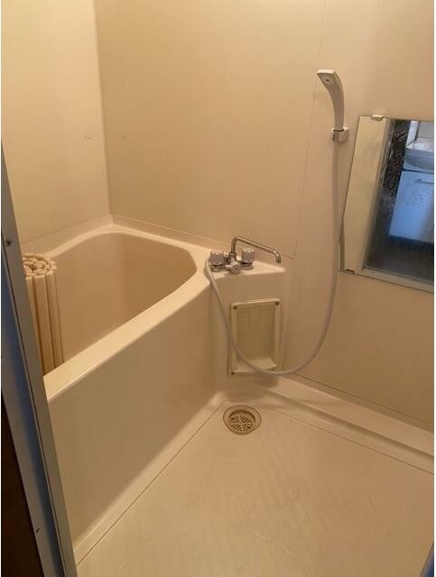 ホワイトベースCの浴室|一日の疲れをふわっとほどく、ほっとひと息つける癒しのバスタイム。