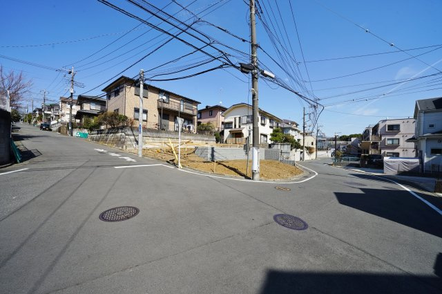 【横浜市旭区今宿1丁目4-1新築戸建て】★仲介手数料無料★（中沢小学校・旭中学校）の前面道路含む現地写真