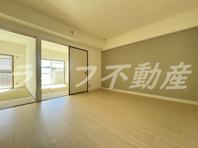 グランドメゾン浅田Ⅰの居間・リビング|使いやすいリビングです