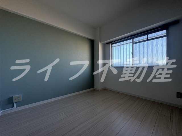 グランドメゾン浅田Ⅰの洋室|明るい洋室です