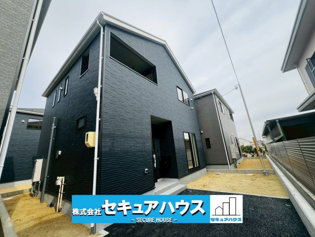 みよし市福田町屋敷浦　全7棟の外観|■現地外観写真
駐車3台可能！オプション工事でカーポート設置などいかがでしょうか。その他にも、フェンスなどの「オプション工事」もご提案いたします♪