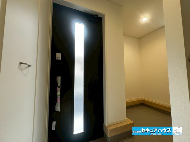 みよし市福田町屋敷浦　全7棟の玄関|【玄関】
◆シューズインクローゼット付きです♪
ベビーカーやお子様の遊ぶ用具も収納できます。