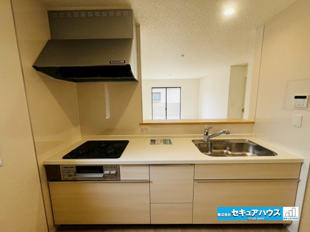 みよし市福田町屋敷浦　全7棟のキッチン|【キッチン】
◆同時にたくさんの料理が調理できる。「焼く・蒸す・煮る」の工程を同時進行で進めることができるので、料理を素早く作ることができます。育児でバタバタ忙しいママに嬉しい♪