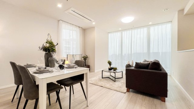 ワールドシティタワーズの居間・リビング|こちらの居間で趣味の時間をお楽しみください