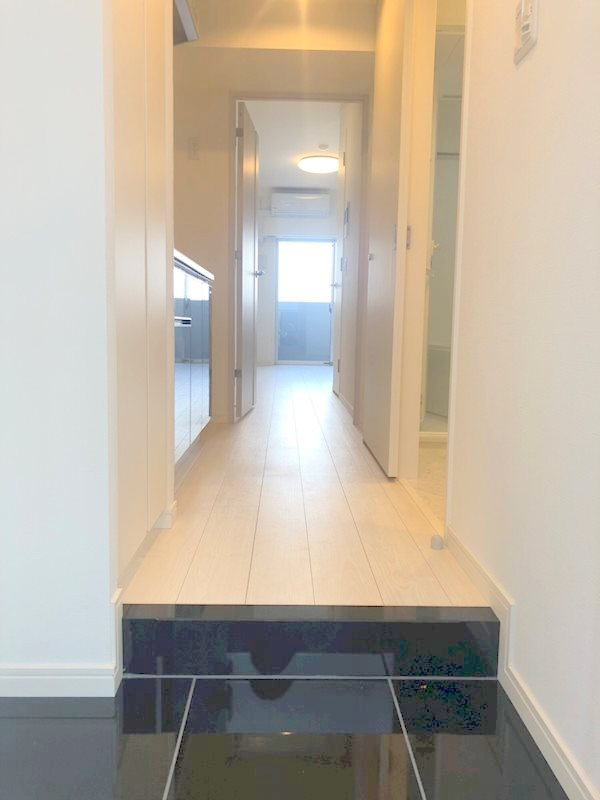 メイクスデザイン糀谷アジールコートの玄関