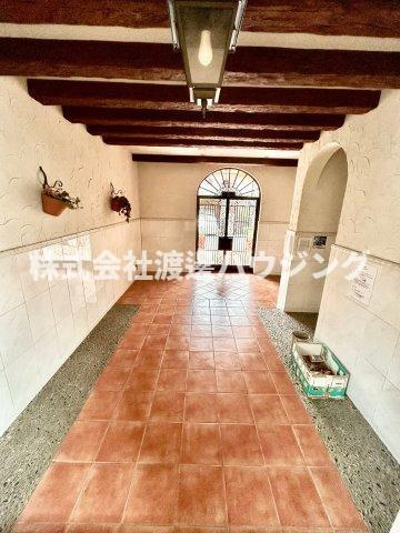 カサ・ソル・パティオB棟のエントランス|おしゃれですね～