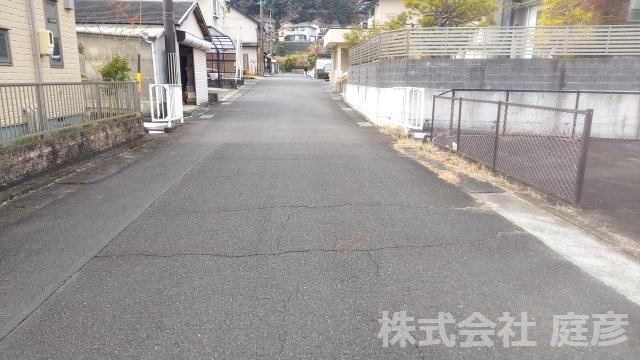 【前面道路含む現地写真】の画像