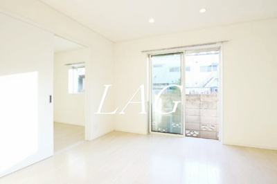 【居間・リビング】 | ミューレン | 洋室のお部屋です。