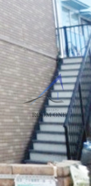 シェリエ中目黒のその他共用部分|共用階段です。