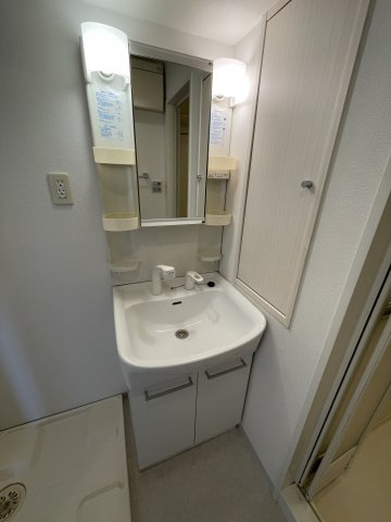 クレアール巣鴨の独立洗面台