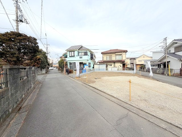 あきる野市雨間　売地の前面道路含む現地写真