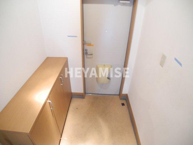 マリナハウスの玄関|※室内画像は別号室のもの