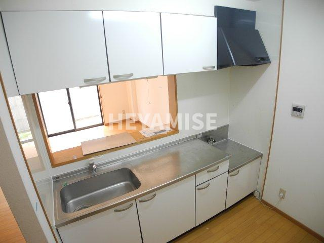 マリナハウスのキッチン|※室内画像は別号室のもの