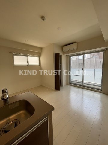 ラルーチェ北梅田の居間・リビング