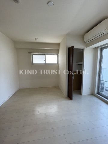 ラルーチェ北梅田の居間・リビング