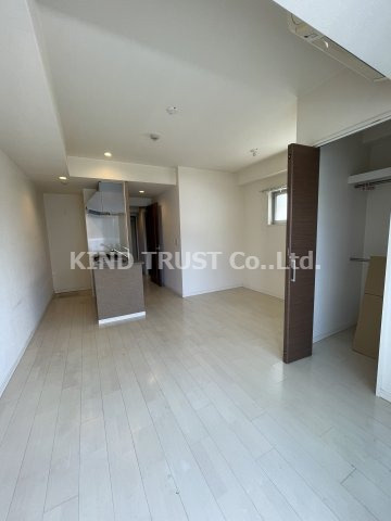 ラルーチェ北梅田の居間・リビング