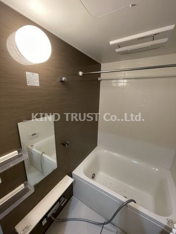 ラルーチェ北梅田の浴室