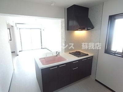 【キッチン】 | コクーン蘇我 | コンパクトなキッチンで掃除もラクラク