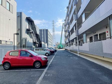 ベルメゾン武蔵浦和の駐車場|駐車場に車を止められます