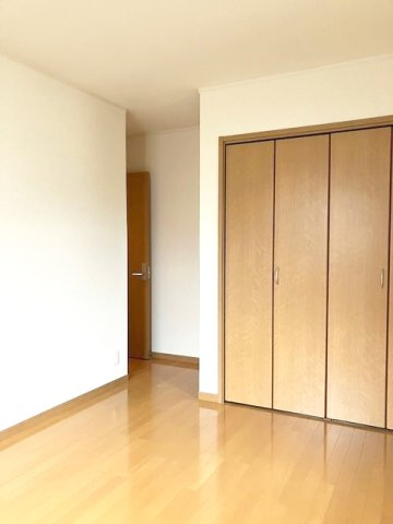 ドムス本牧の洋室