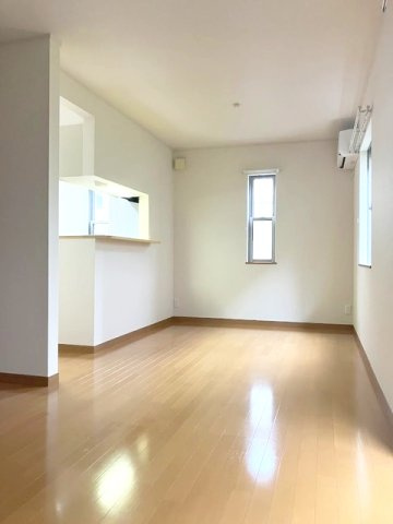 ドムス本牧の居間・リビング