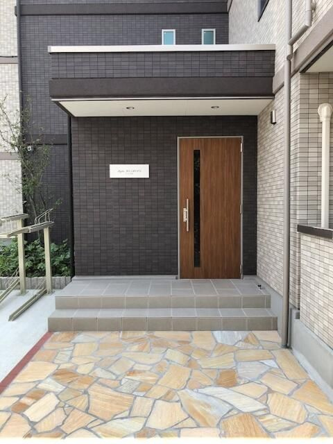 ルフレ本牧のエントランス