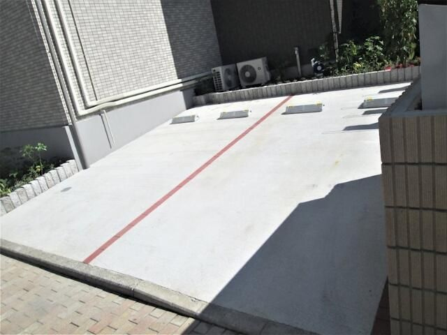 ルフレ本牧の駐車場