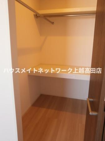 メゾンアルカンシェル　Ａ棟の収納|ウォークインクローゼット