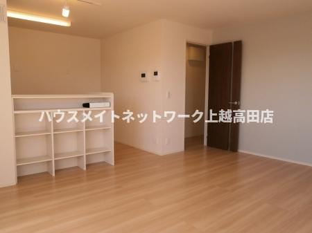 メゾンアルカンシェル　Ａ棟の居間・リビング|ＬＤＫ