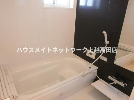 メゾンアルカンシェル　Ａ棟の浴室|浴室1坪