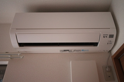 【設備】 | レヴールＡ | リビングエアコン