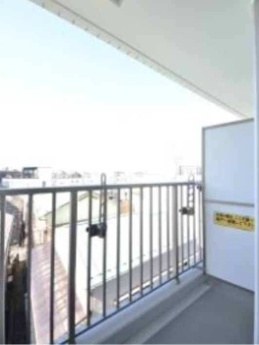 KDXレジデンス三宿　デザイナーズ　バス停徒歩2分　ペット相談可のバルコニー